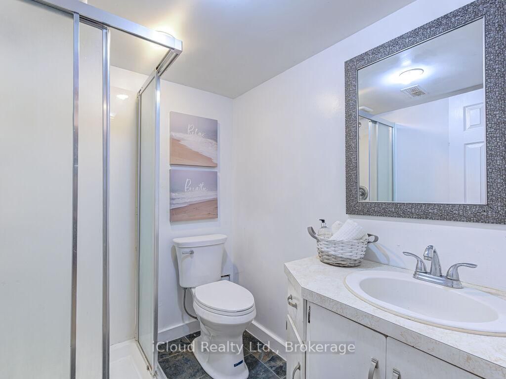 Detached House for sale at 458 Upper Wellington Street, Hamilton, Ontario, L9A 3P4 - Centremount - MLS: X12970588