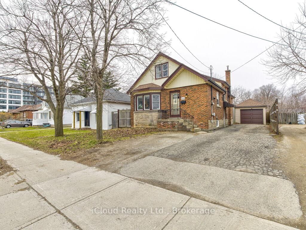 Detached House for sale at 458 Upper Wellington Street, Hamilton, Ontario, L9A 3P4 - Centremount - MLS: X12970588