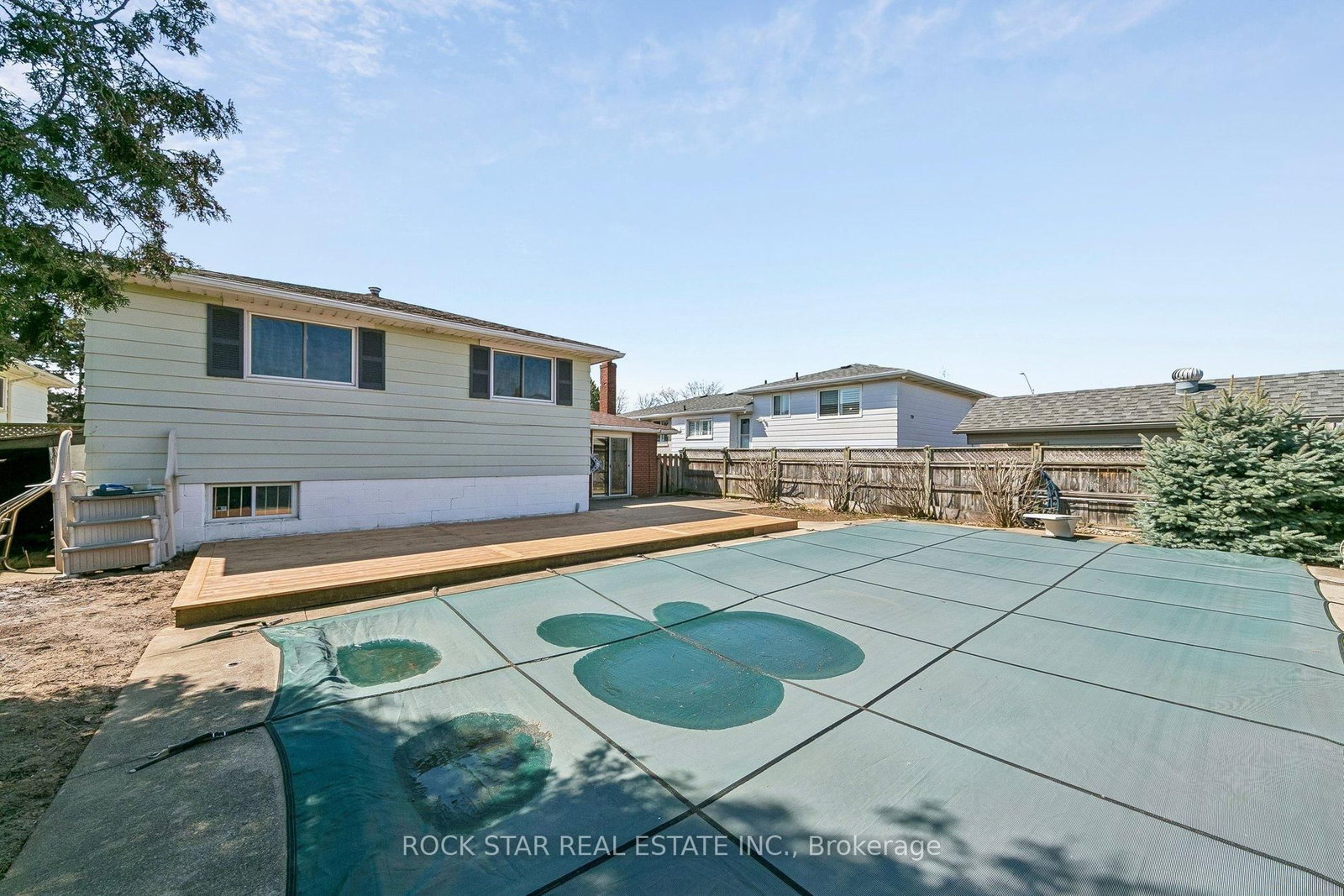 Detached House for sale at 32 Lynwood Drive, Hamilton, Ontario, L8E 3E9 - Stoney Creek - MLS: X12970668