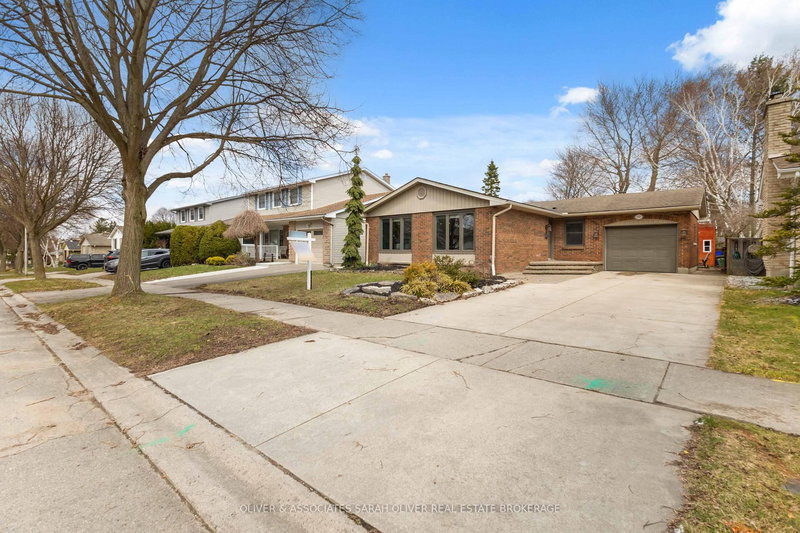 home for sale on 30 Sandalwood Crescent