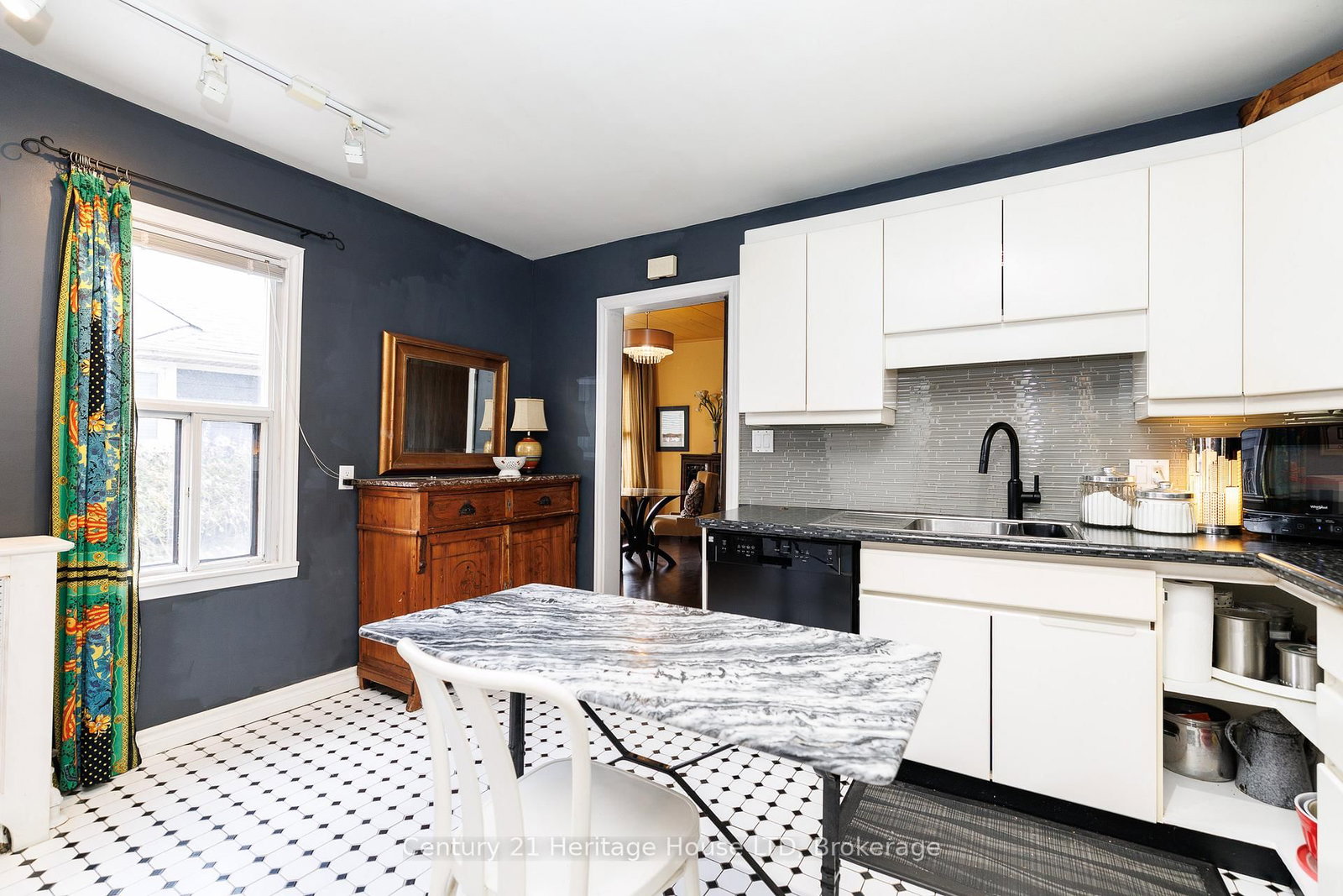 Detached House for sale at 66 Bald Street, Welland, Ontario, L3C 5B9 - Broadway - MLS: X12971090