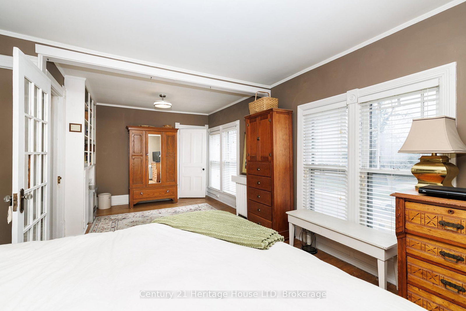 Detached House for sale at 66 Bald Street, Welland, Ontario, L3C 5B9 - Broadway - MLS: X12971090