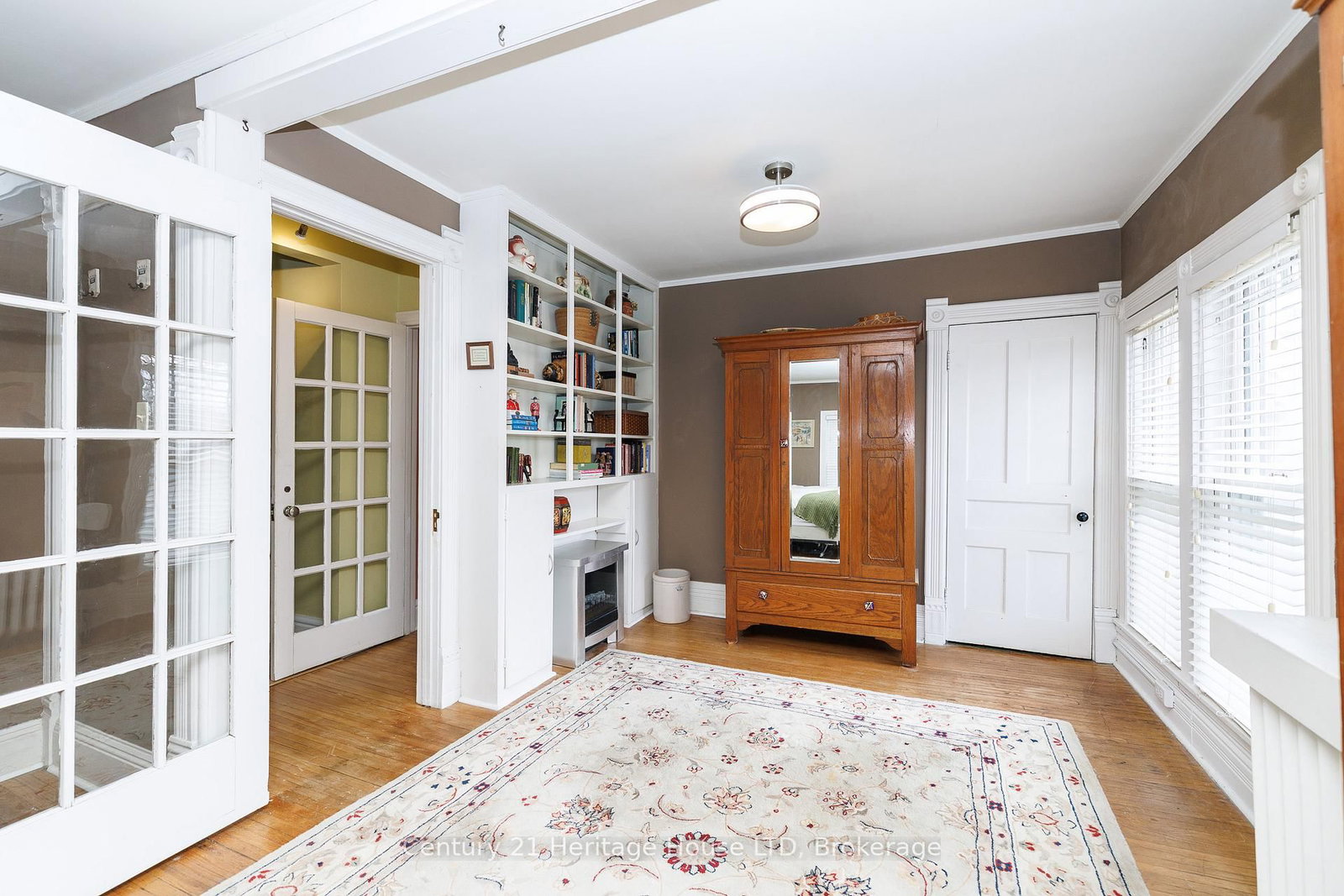 Detached House for sale at 66 Bald Street, Welland, Ontario, L3C 5B9 - Broadway - MLS: X12971090