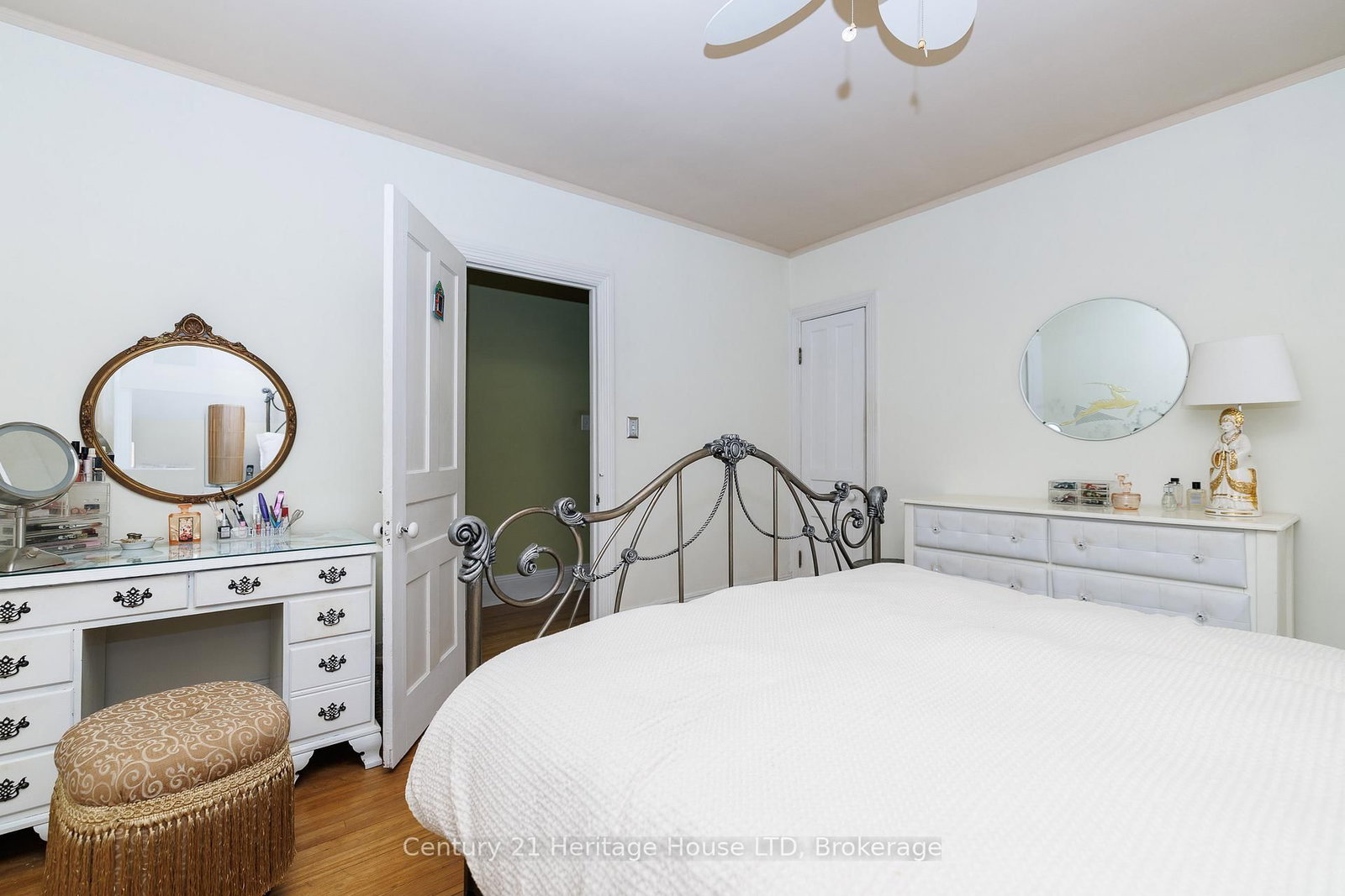 Detached House for sale at 66 Bald Street, Welland, Ontario, L3C 5B9 - Broadway - MLS: X12971090