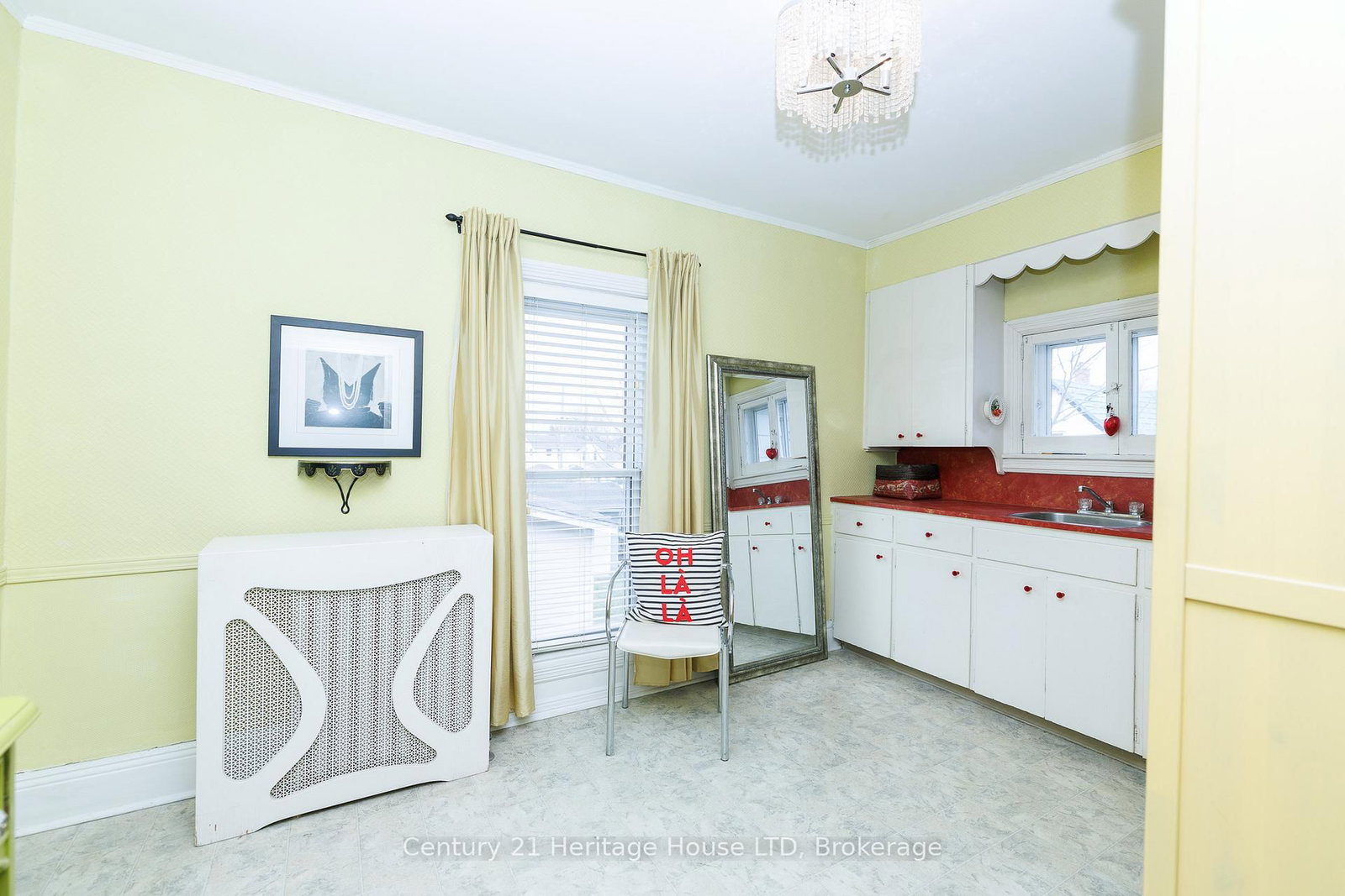 Detached House for sale at 66 Bald Street, Welland, Ontario, L3C 5B9 - Broadway - MLS: X12971090