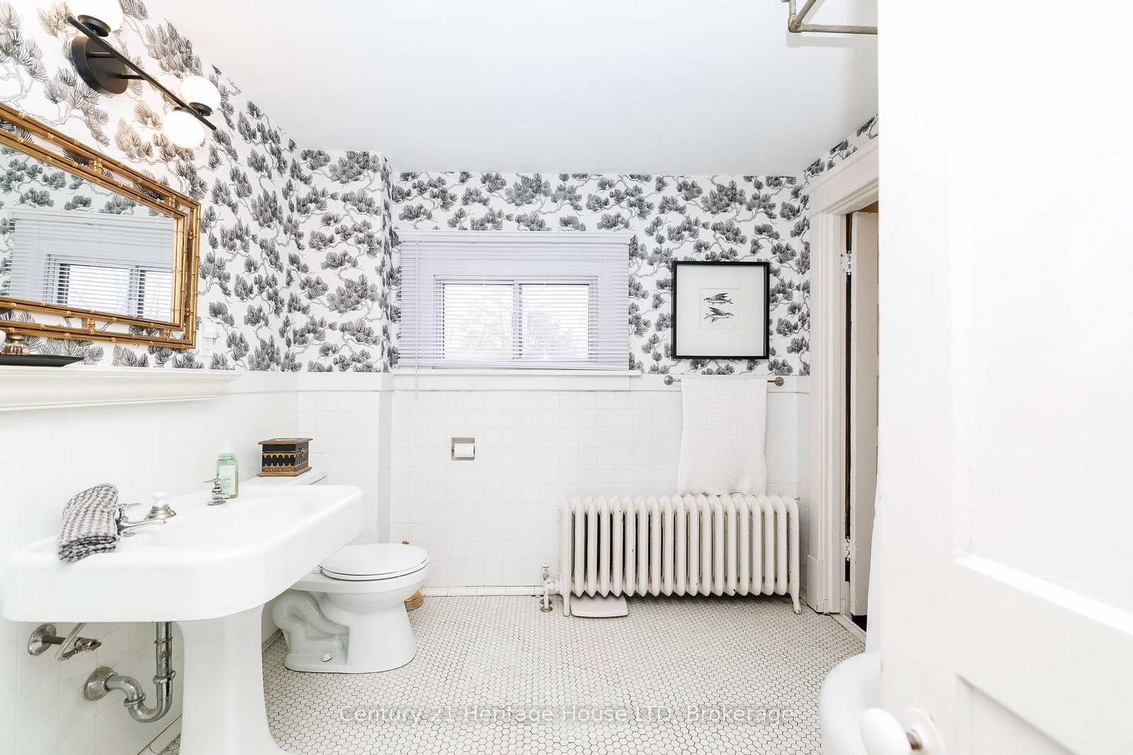 Detached House for sale at 66 Bald Street, Welland, Ontario, L3C 5B9 - Broadway - MLS: X12971090