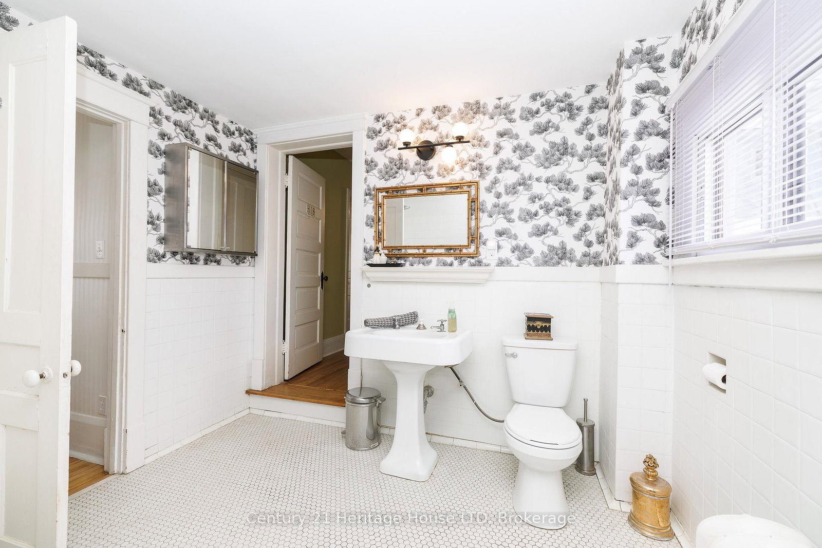 Detached House for sale at 66 Bald Street, Welland, Ontario, L3C 5B9 - Broadway - MLS: X12971090