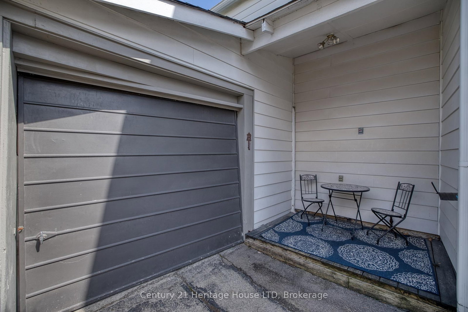 Detached House for sale at 66 Bald Street, Welland, Ontario, L3C 5B9 - Broadway - MLS: X12971090