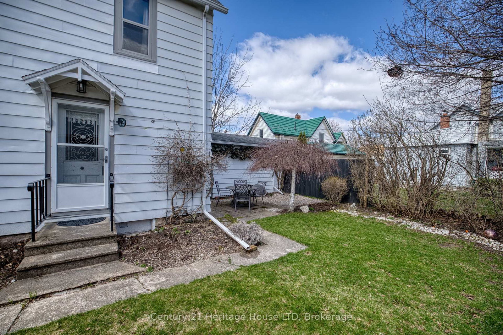 Detached House for sale at 66 Bald Street, Welland, Ontario, L3C 5B9 - Broadway - MLS: X12971090