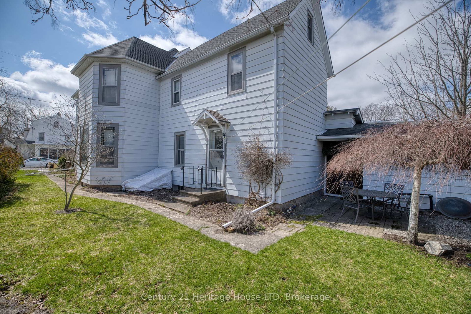 Detached House for sale at 66 Bald Street, Welland, Ontario, L3C 5B9 - Broadway - MLS: X12971090