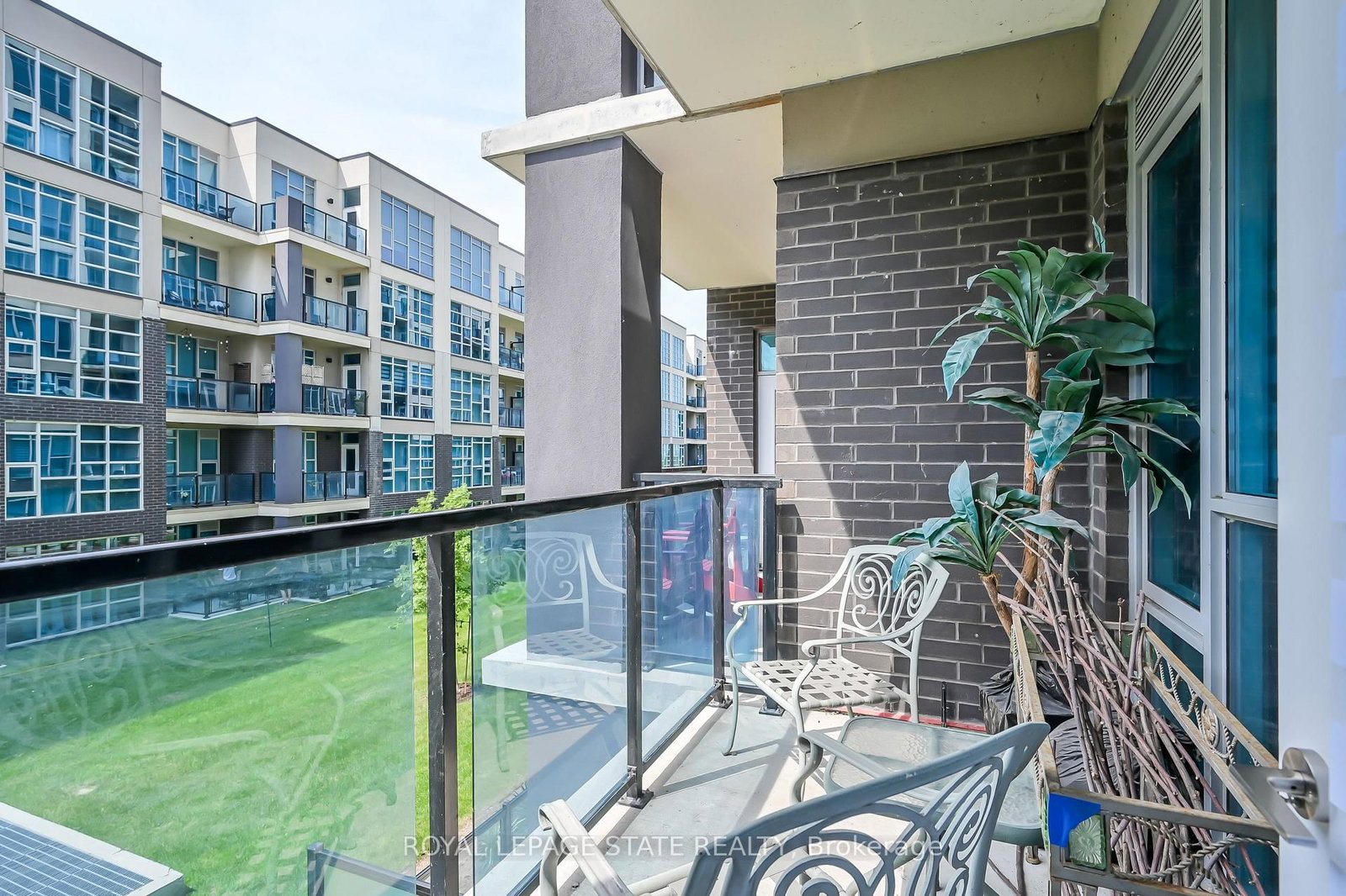 16 Concord Place, Unit 231 - Photo 23