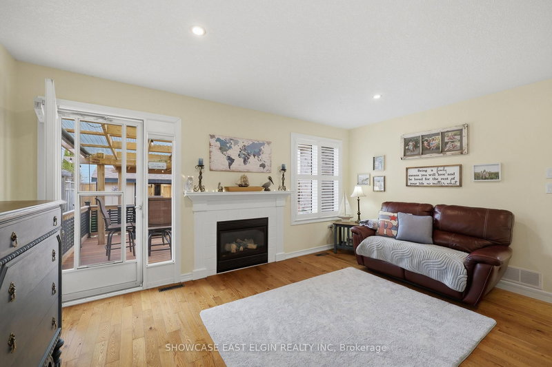 2 Harrington Cres, St. Thomas, N5R 6J1 | Image 3