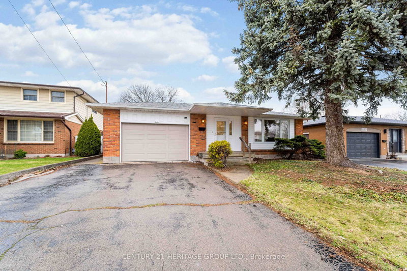 12 Roland Rd, Hamilton, L9B 1S6 | Image 2