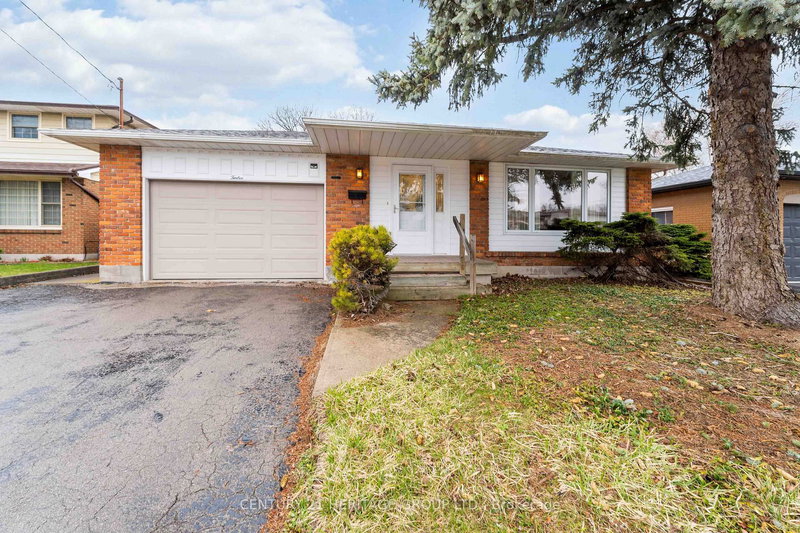 12 Roland Rd, Hamilton, L9B 1S6 | Image 3