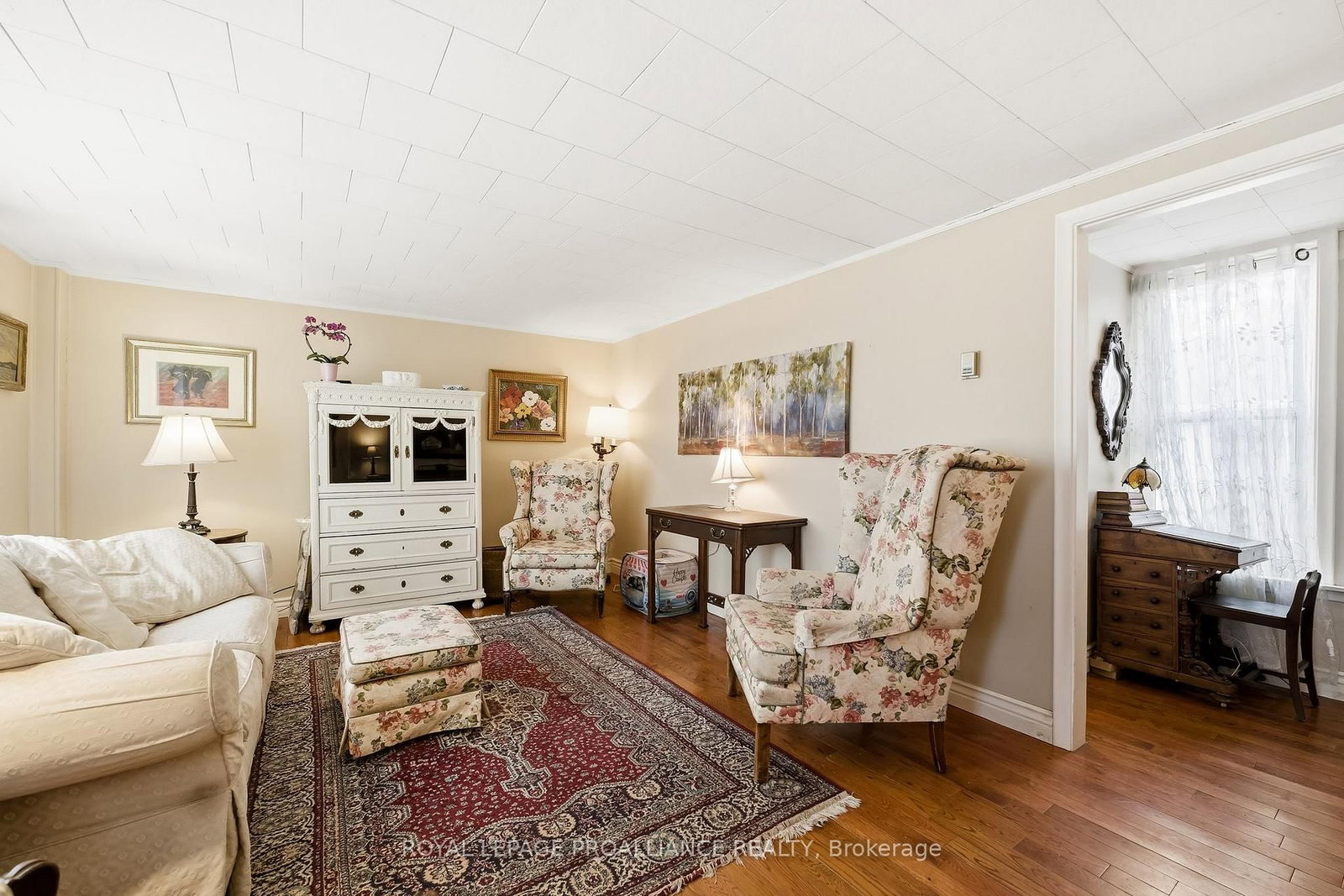 Detached House for sale at 193 Henry Street, Quinte West, Ontario, K8V 3V4 - Trenton Ward - MLS: X12971182