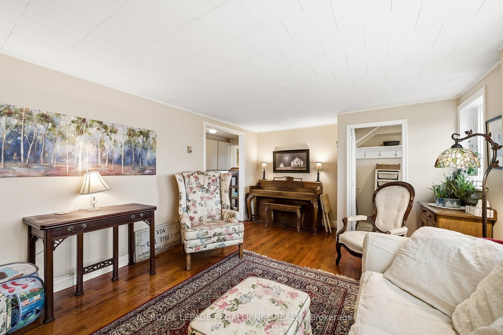 Detached House for sale at 193 Henry Street, Quinte West, Ontario, K8V 3V4 - Trenton Ward - MLS: X12971182