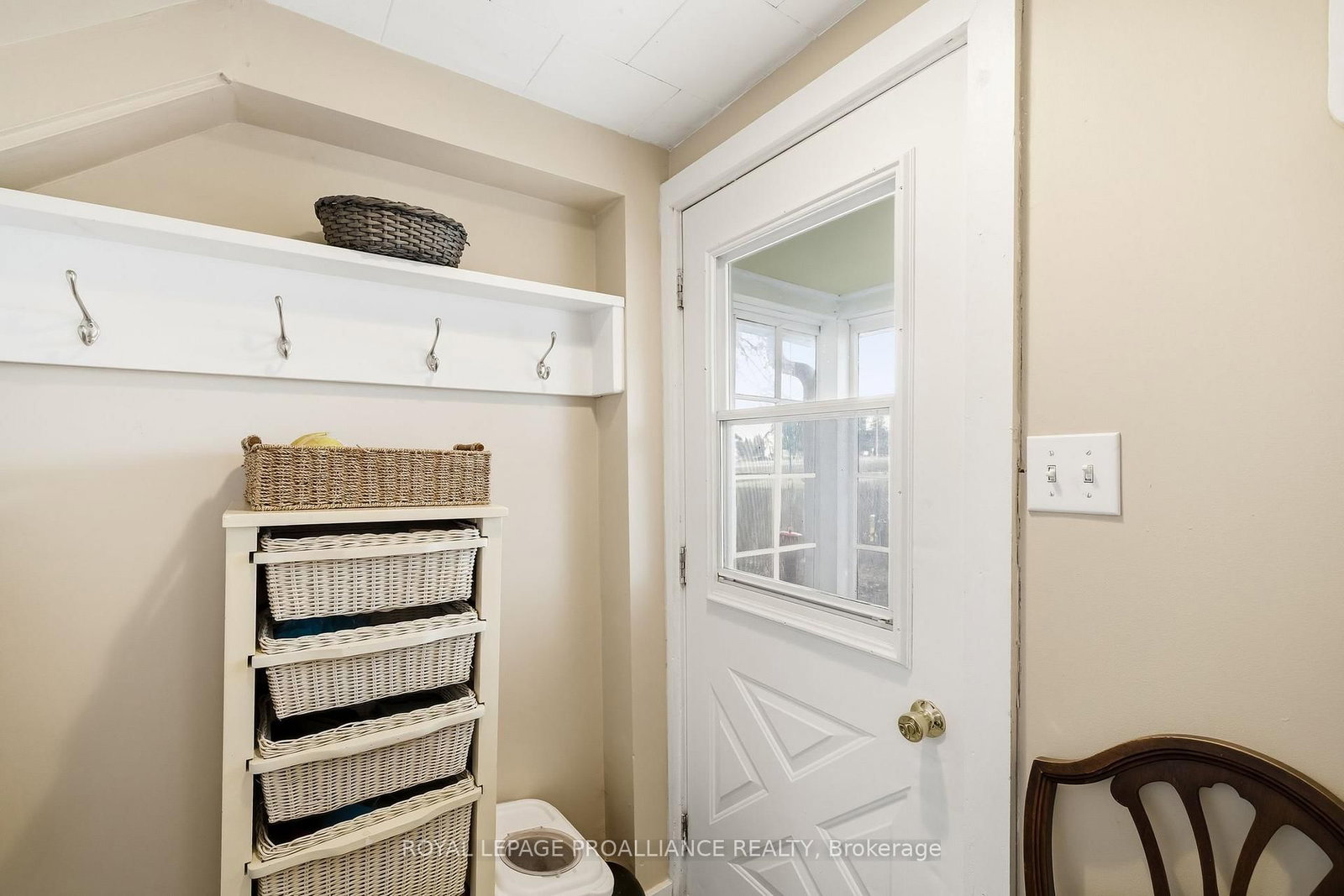 Detached House for sale at 193 Henry Street, Quinte West, Ontario, K8V 3V4 - Trenton Ward - MLS: X12971182