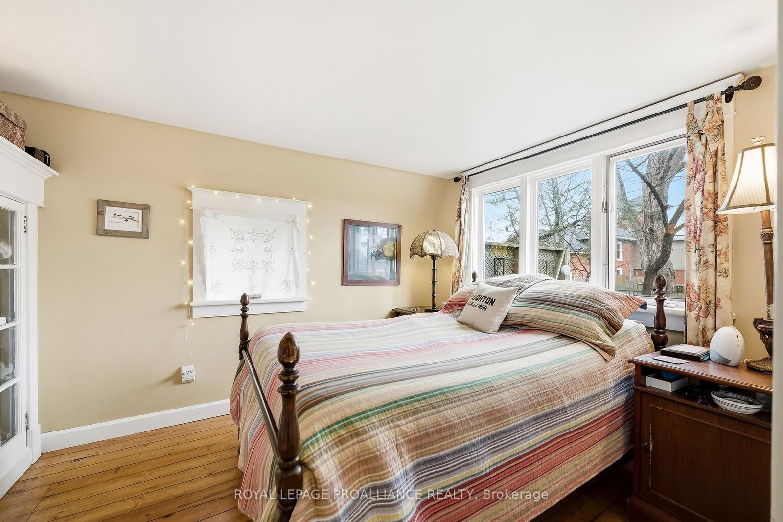 Detached House for sale at 193 Henry Street, Quinte West, Ontario, K8V 3V4 - Trenton Ward - MLS: X12971182