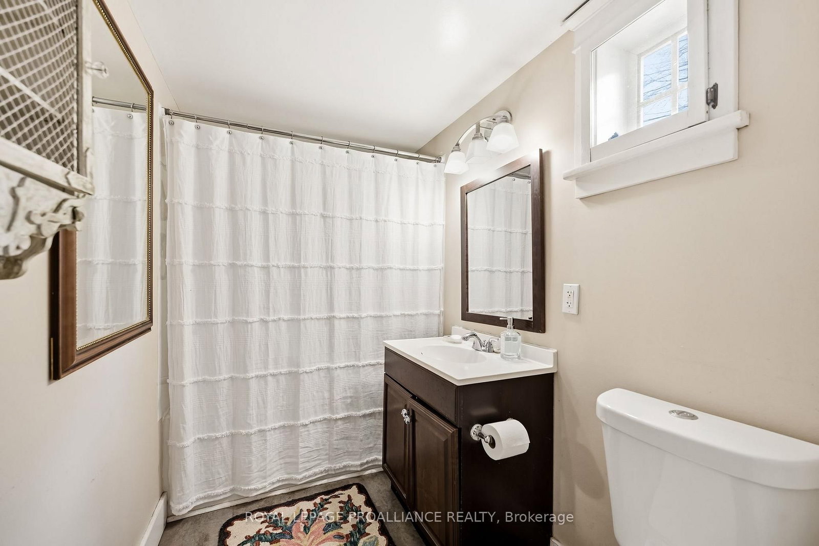 Detached House for sale at 193 Henry Street, Quinte West, Ontario, K8V 3V4 - Trenton Ward - MLS: X12971182