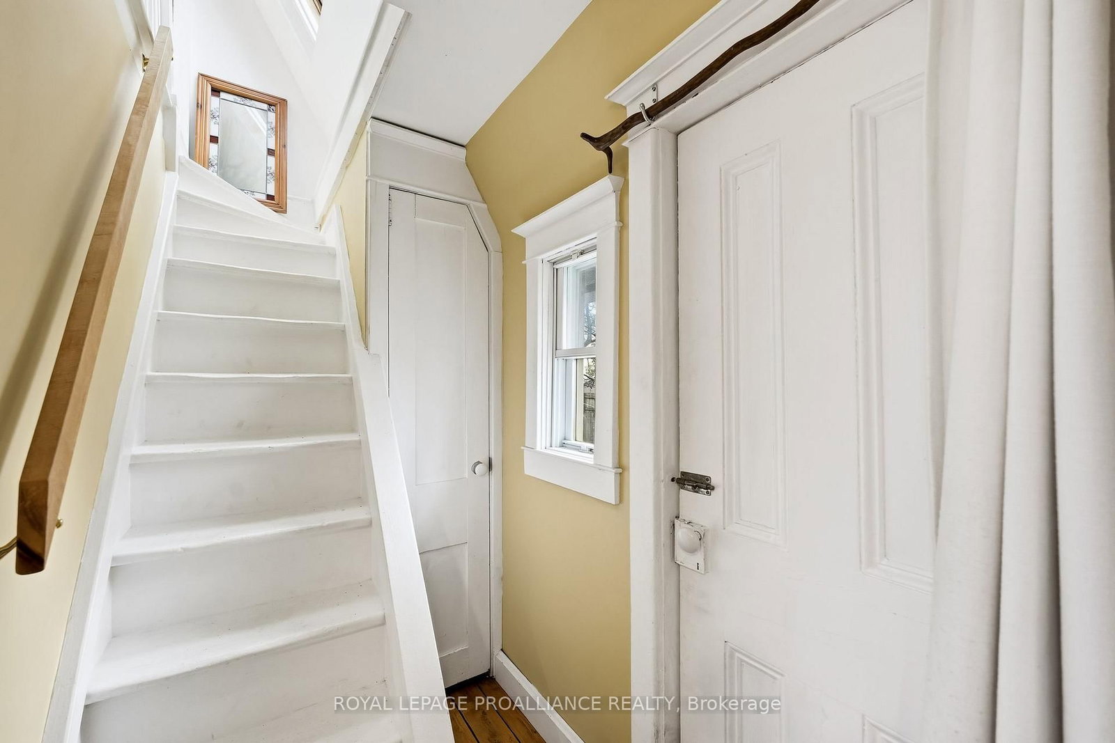 Detached House for sale at 193 Henry Street, Quinte West, Ontario, K8V 3V4 - Trenton Ward - MLS: X12971182