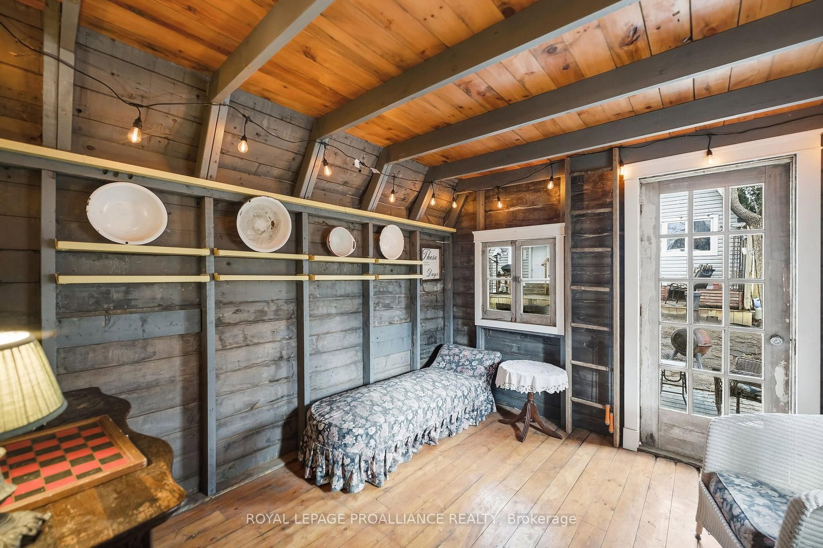 Detached House for sale at 193 Henry Street, Quinte West, Ontario, K8V 3V4 - Trenton Ward - MLS: X12971182