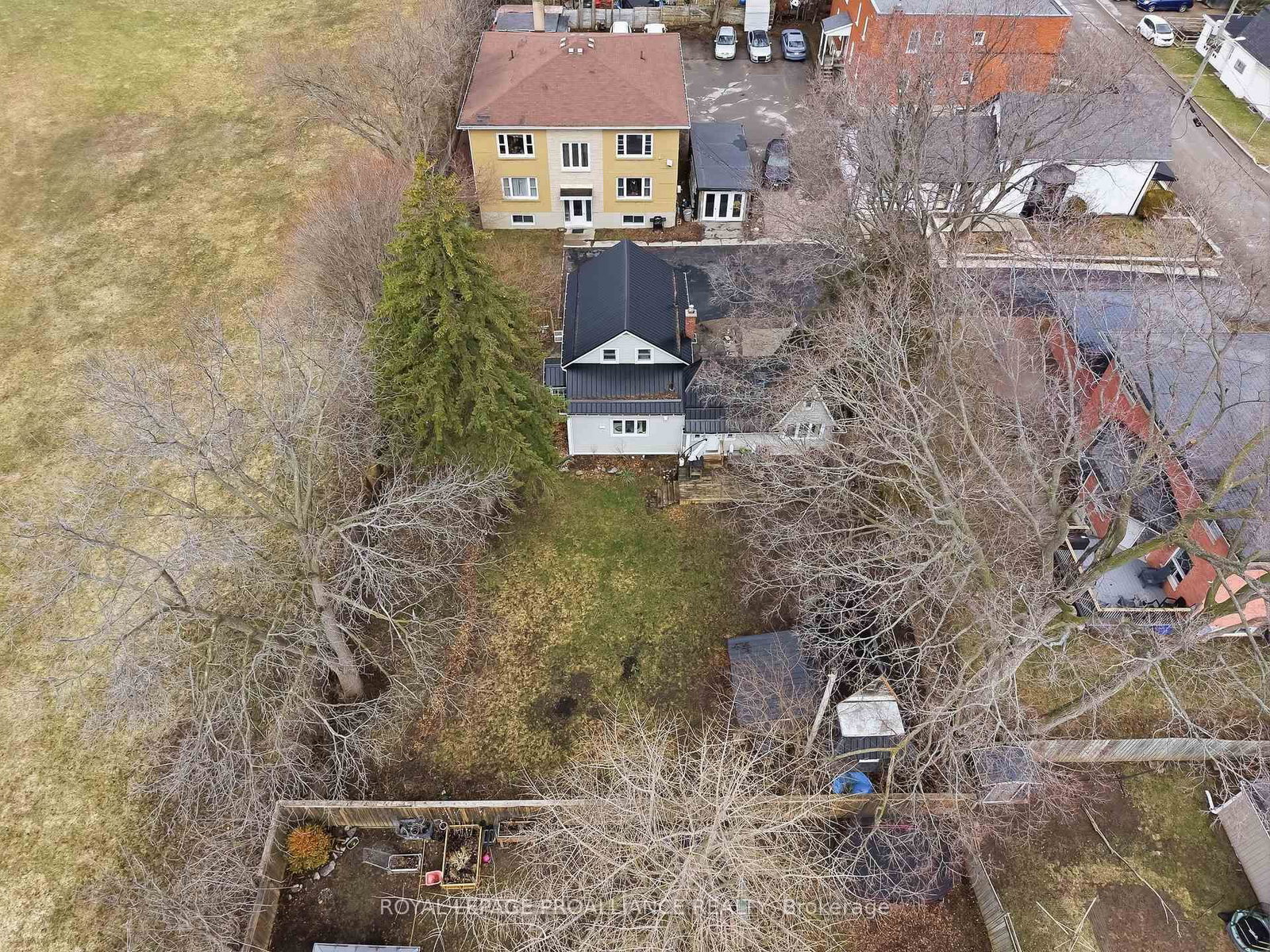 Detached House for sale at 193 Henry Street, Quinte West, Ontario, K8V 3V4 - Trenton Ward - MLS: X12971182