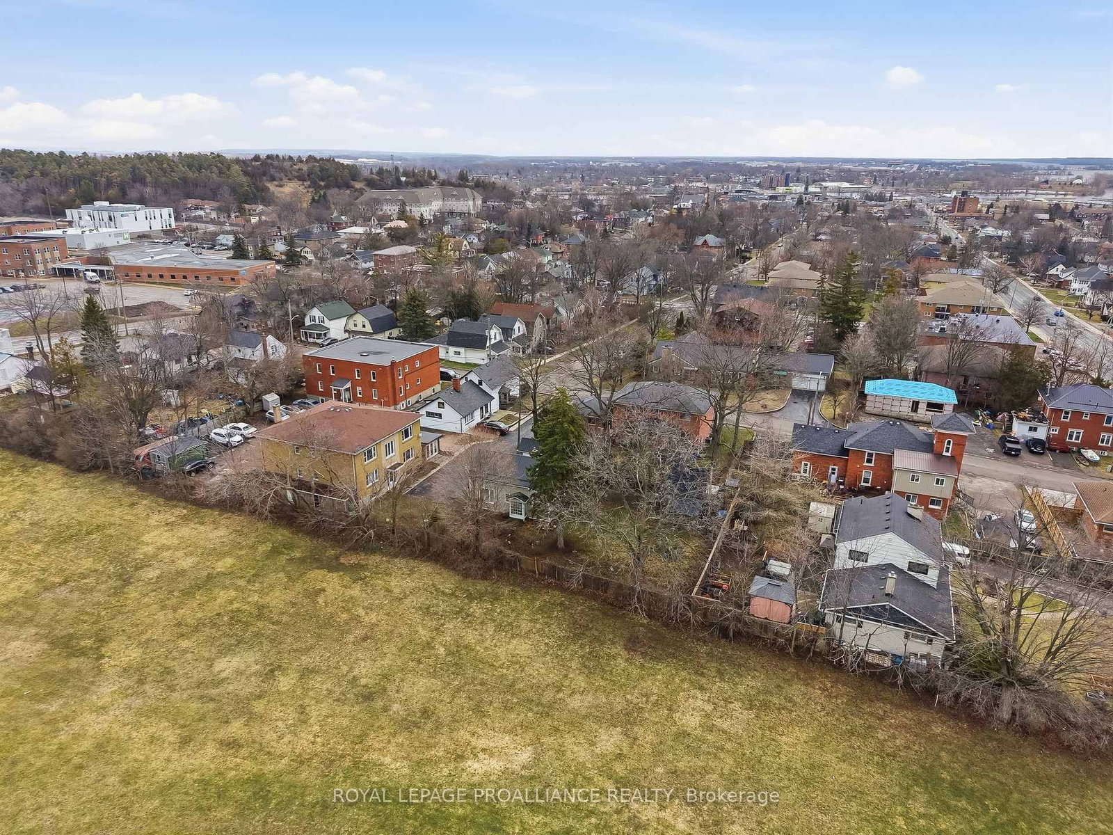 Detached House for sale at 193 Henry Street, Quinte West, Ontario, K8V 3V4 - Trenton Ward - MLS: X12971182