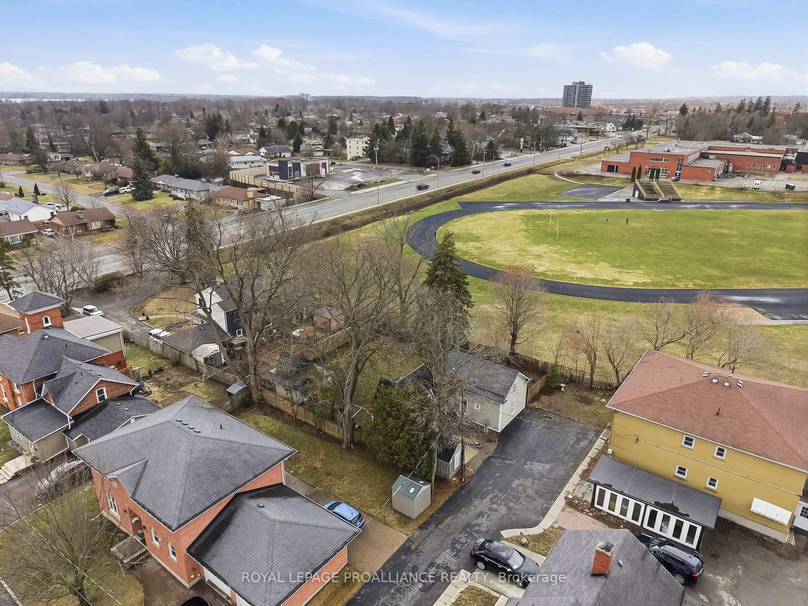 Detached House for sale at 193 Henry Street, Quinte West, Ontario, K8V 3V4 - Trenton Ward - MLS: X12971182