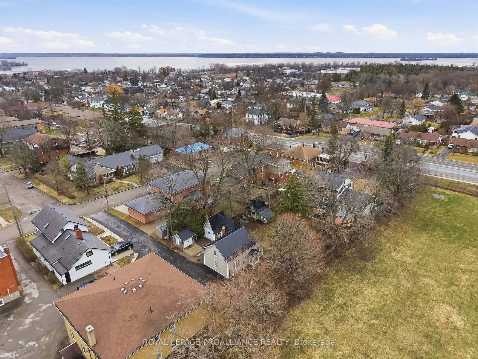 Detached House for sale at 193 Henry Street, Quinte West, Ontario, K8V 3V4 - Trenton Ward - MLS: X12971182