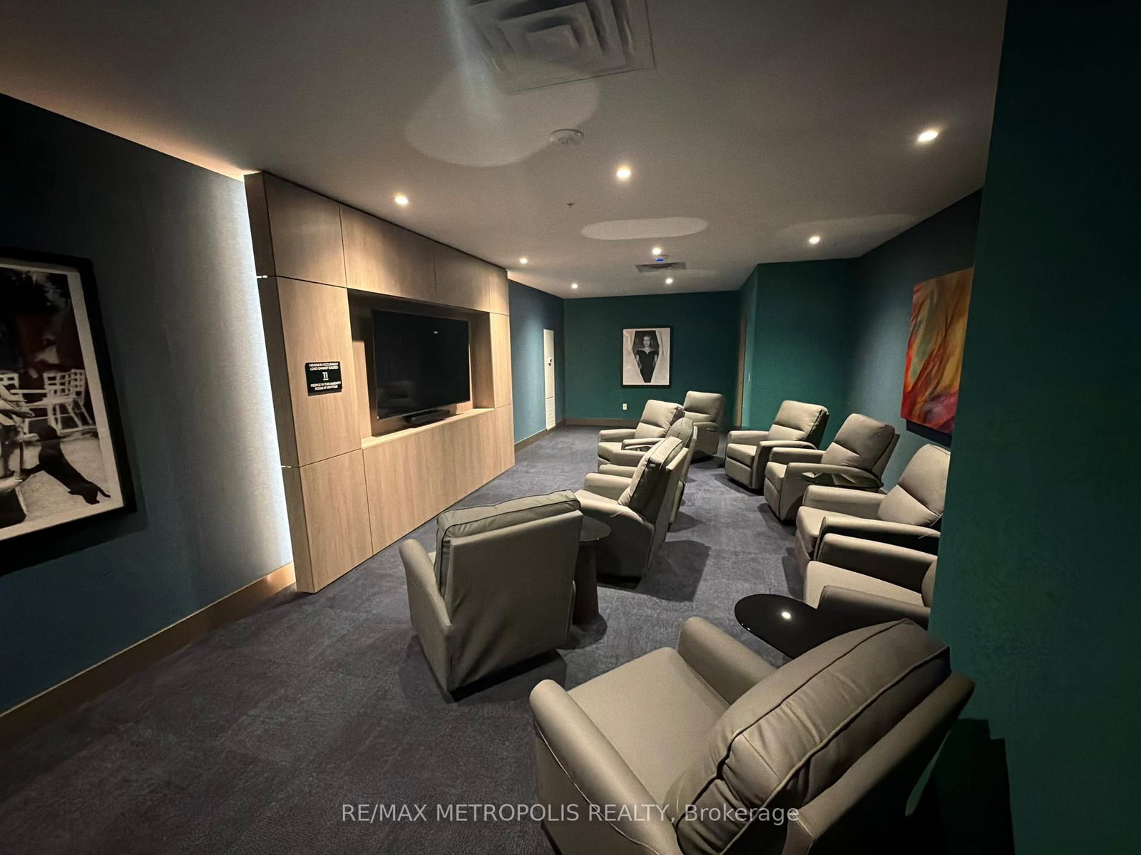 75 James Street S, Unit 2709 - Photo 10