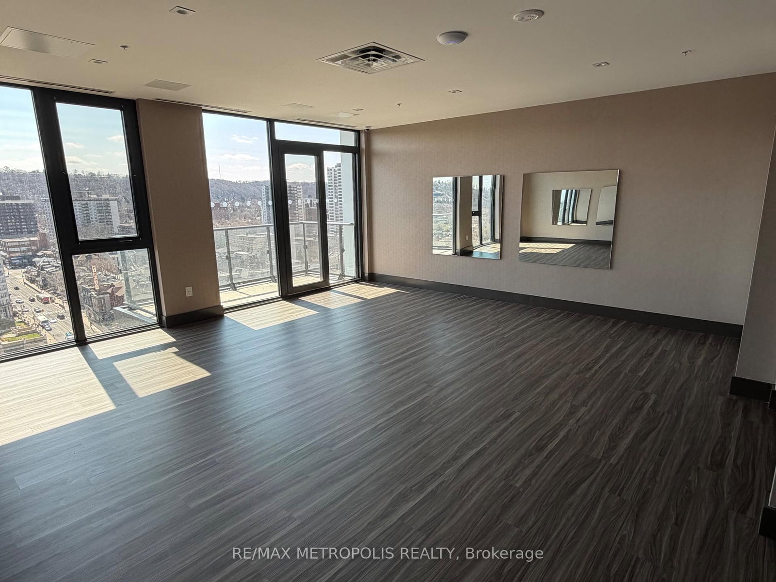 75 James Street S, Unit 2709 - Photo 11