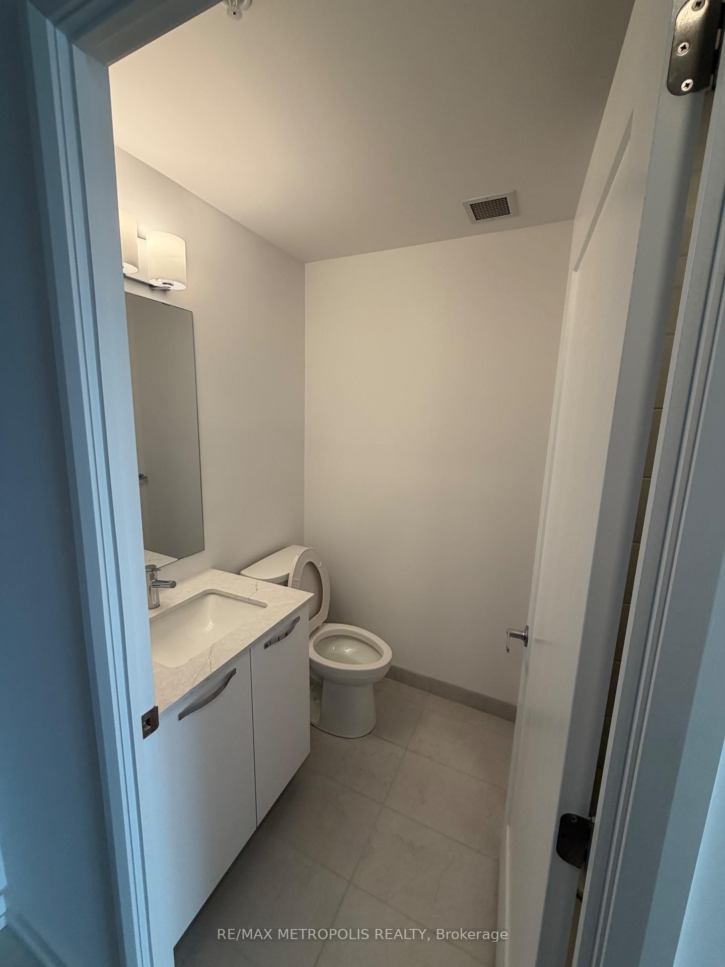 75 James Street S, Unit 2709 - Photo 4