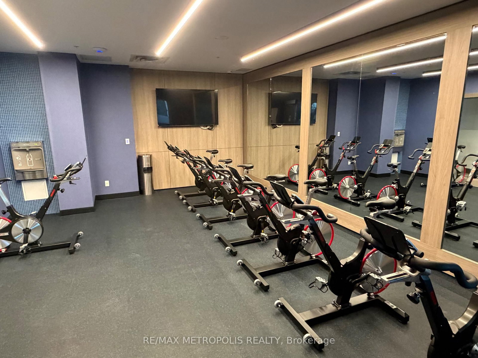 75 James Street S, Unit 2709 - Photo 9