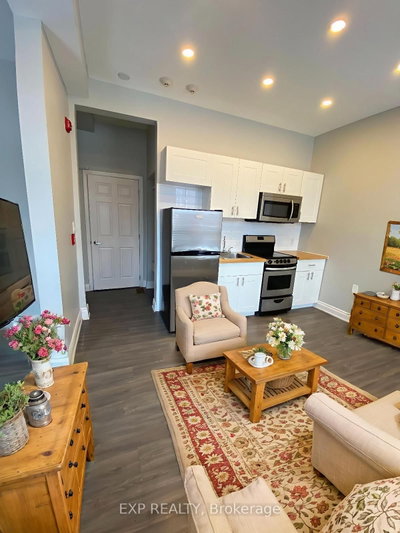 Semi-Detached House leased at 4-70 Victoria Avenue, Hamilton, Ontario, L8N 2S7 - Stinson - MLS: X12971302