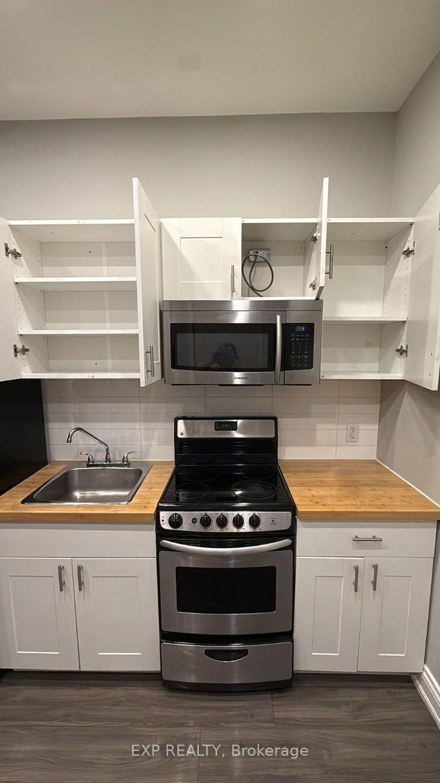 4 - 70 Victoria Avenue S