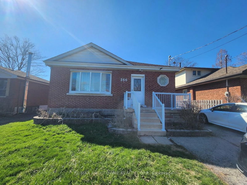 home for lease on BSMT-366 Upper Ottawa Street