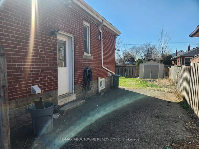 BSMT - 366 Upper Ottawa Street