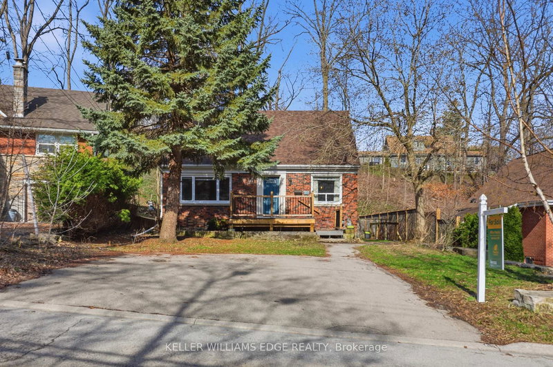 48 Mountain Ave S, Hamilton, L8G 2V8 | Image 2