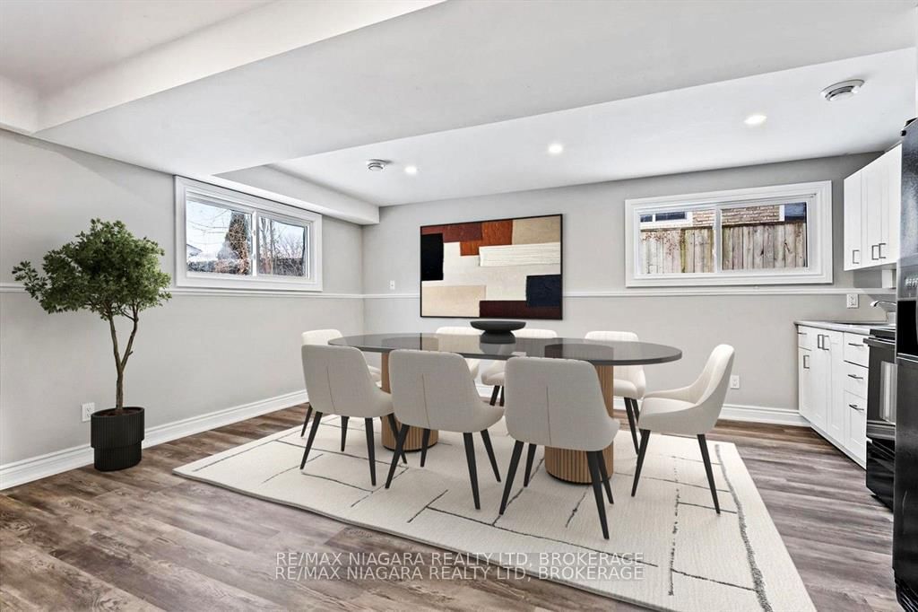 Detached House for sale at 26 Colonial Street, Welland, Ontario, L3C 5W5 - N. Welland - MLS: X12971524