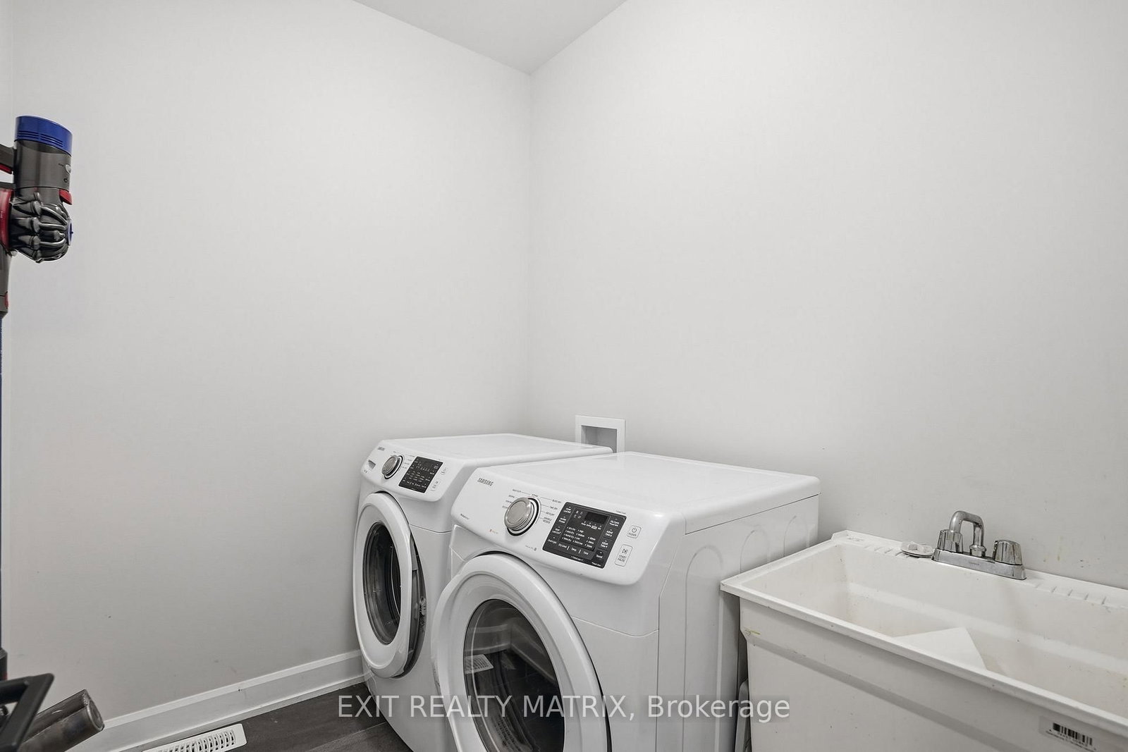 129 Lyon Street • Russell, ON photo 18