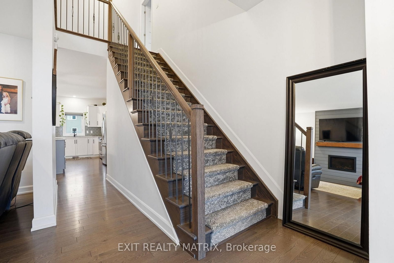 Detached House for sale at 129 Lyon Street, Russell, Ontario, K0A 1W0 - Embrun - MLS: X12971540