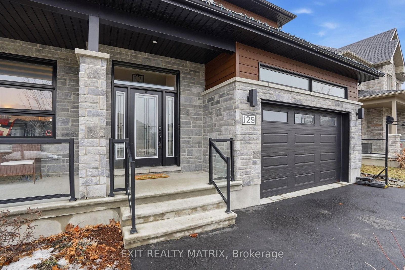 129 Lyon Street • Russell, ON photo 3