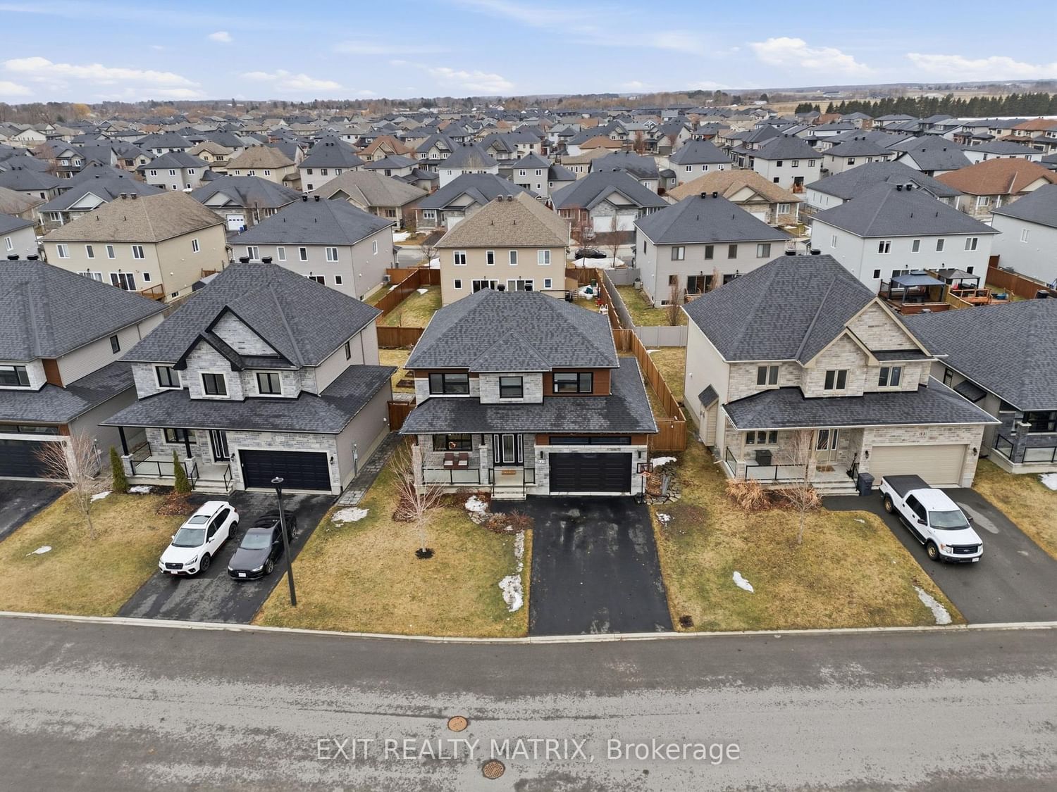 Detached House for sale at 129 Lyon Street, Russell, Ontario, K0A 1W0 - Embrun - MLS: X12971540