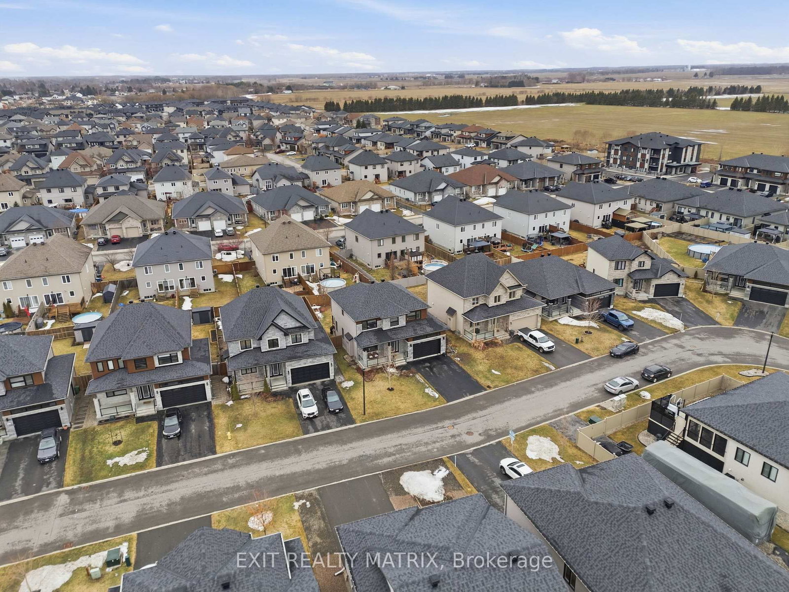 129 Lyon Street • Russell, ON photo 36
