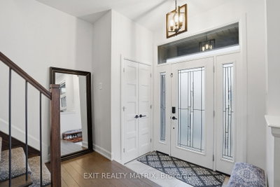 129 Lyon Street • Russell, ON photo 4