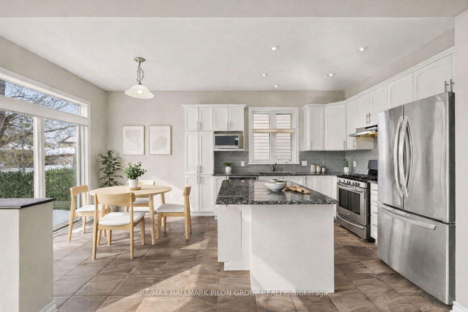 845 Contour Street - Photo 4