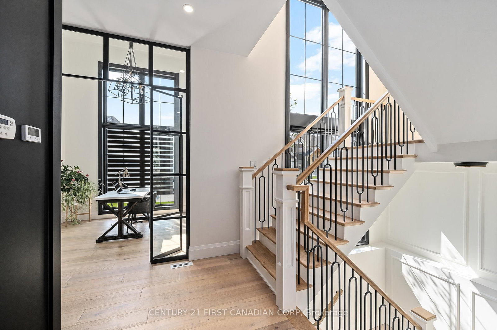 868 White Pine Street • London North, ON photo 2