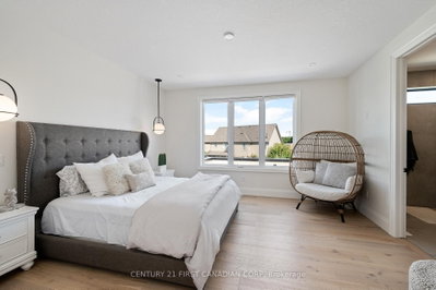 868 White Pine Street • London North, ON photo 9