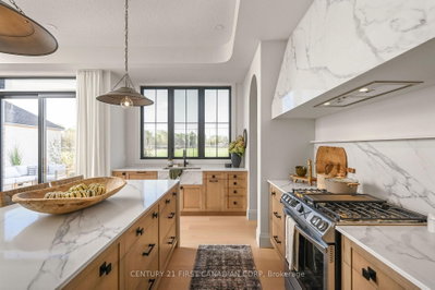 863 White Pine Street • London North, ON photo 5
