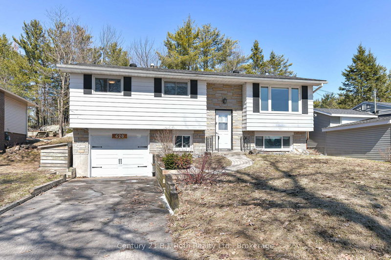 620 Pinedale Rd, Gravenhurst, Ontario